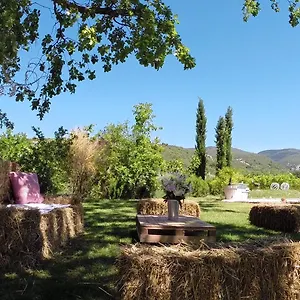 La Fontaine Des Noyers , Saint-Saturnin-d'Apt Frankreich